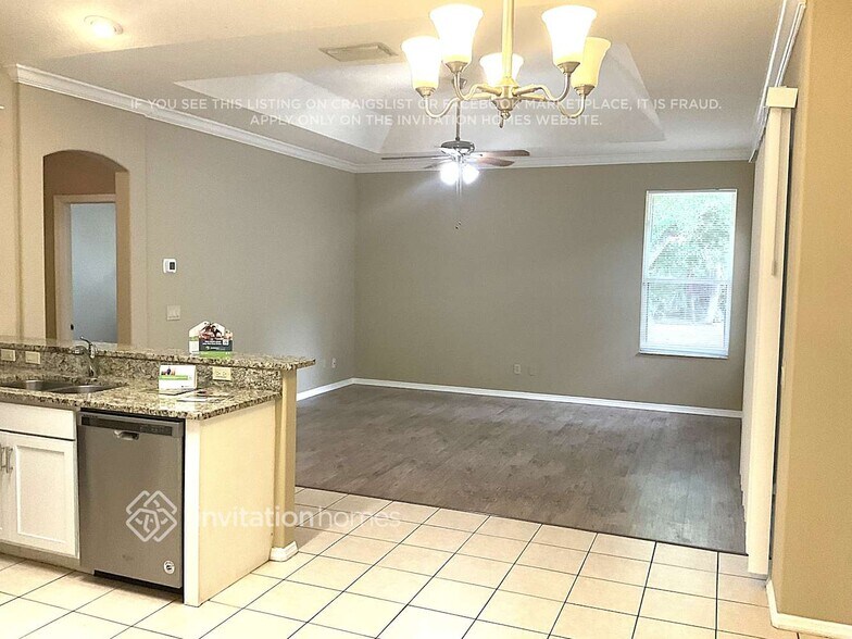 Building Photo - 14814 7th Ave E