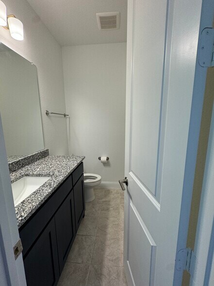 Building Photo - 701 Harmony Trl