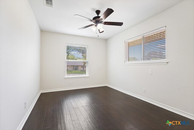 Building Photo - 115 Da Gama Dr