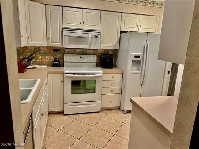 Primary Photo - 4187 Lakewood Blvd