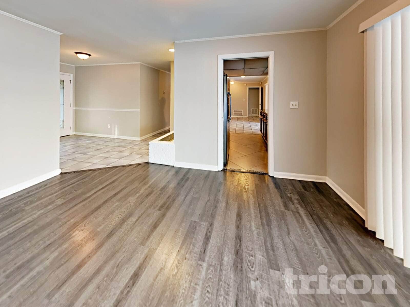 Building Photo - 7102 Woodfield Dr