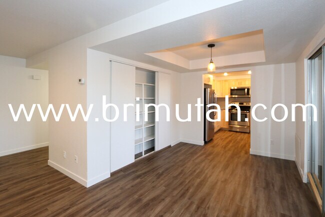 Building Photo - 3685 E 3820 S