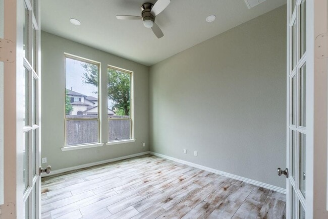 Building Photo - 815 Sunbeam Creek Ct