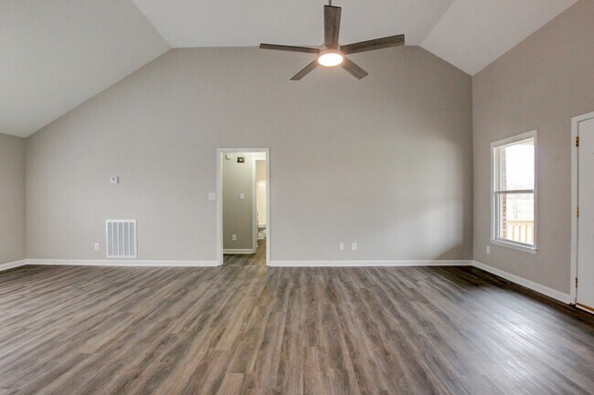 Building Photo - 2481 Clarksville Rd