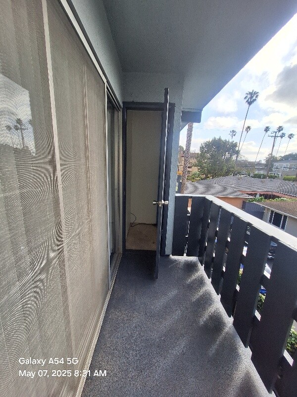 Building Photo - 609 De La Vina St