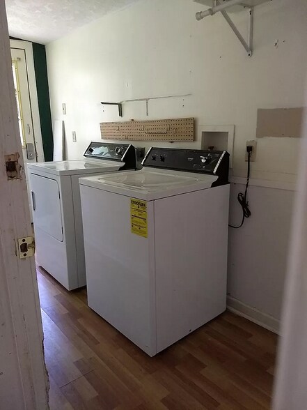 Building Photo - 113 Moberly Ave