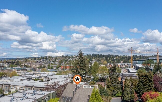 Building Photo - Waterfront Studio Kirkland Available for R...