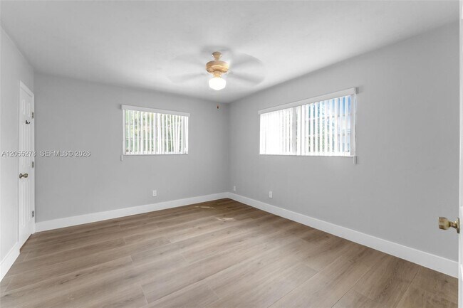 Building Photo - 9121 Ridgeland Dr