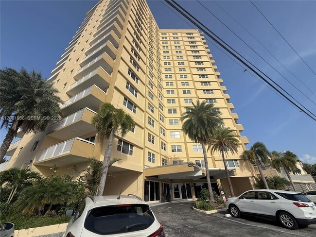 Building Photo - 1200 Hibiscus Ave