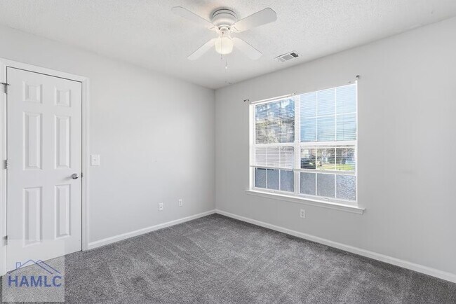 Building Photo - 22 Avocet Way