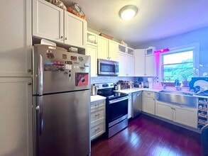 Building Photo - 1834 Beacon St