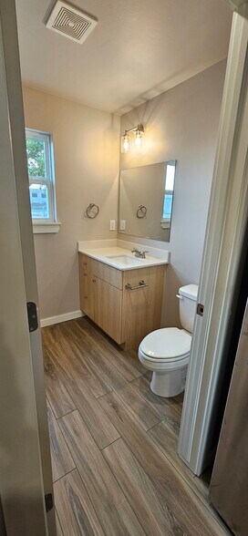 Building Photo - 2361 N Thompkins Ave