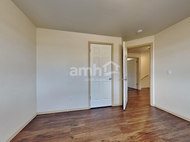 Building Photo - 16646 Rainier View Dr SE