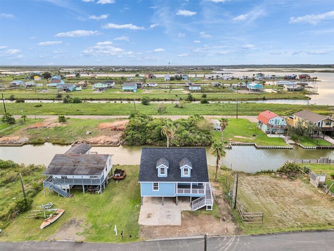 Building Photo - 7016 Delesandri Dr