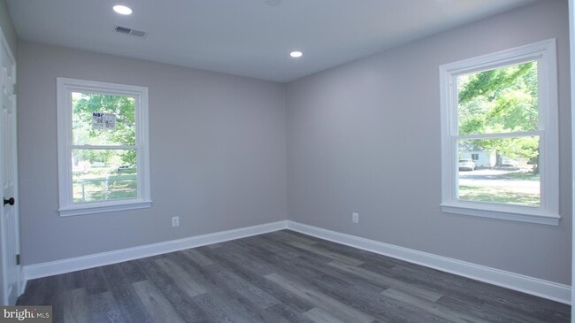 Building Photo - 2608 Holly Dr