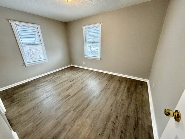 Building Photo - 5635 College Ave