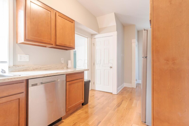 Building Photo - 319 Brehl Ave