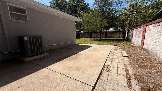 Building Photo - 2658 61st Ave N