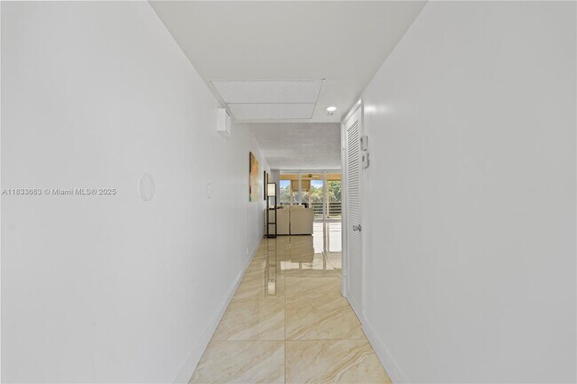 Building Photo - 2671 S Course Dr