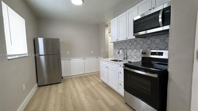 Primary Photo - 2960 W Flagler St