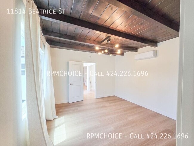 Building Photo - 11814 Beatrice St