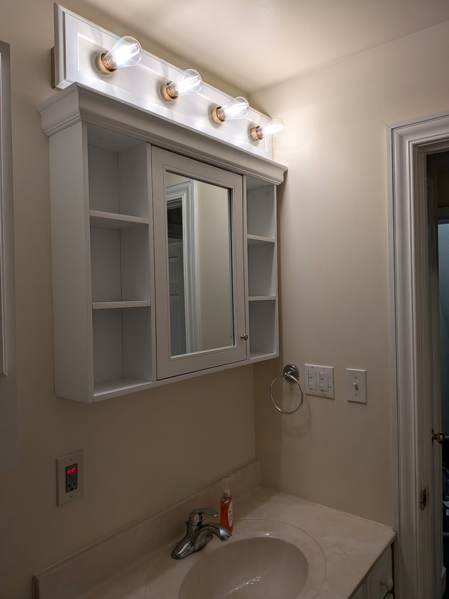 Building Photo - 712 Chambers Ave