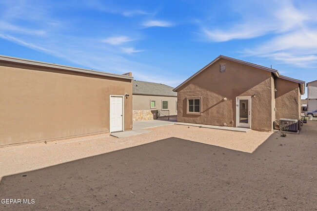 Building Photo - 14325 Bill Lazor Pkwy