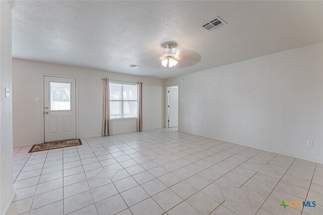 Building Photo - 4409 Bowles Dr