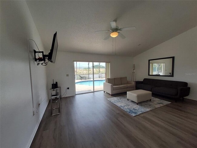 Building Photo - 138 Valentino Ct