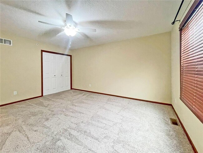 Building Photo - 9500 Declaration Dr