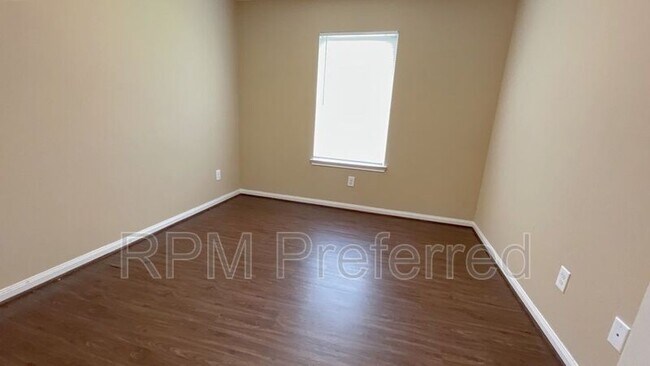 Building Photo - 8114 Record St