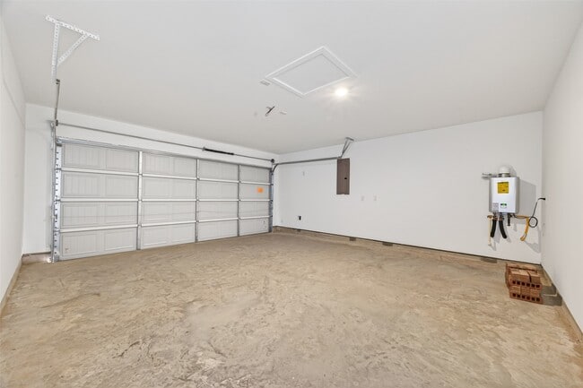 Building Photo - 3025 Fantasy Ter Dr