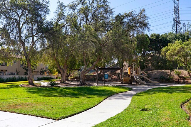 Building Photo - Stunning 5-Bedroom Pool Home in Talega – Luxury Living in San Clemente