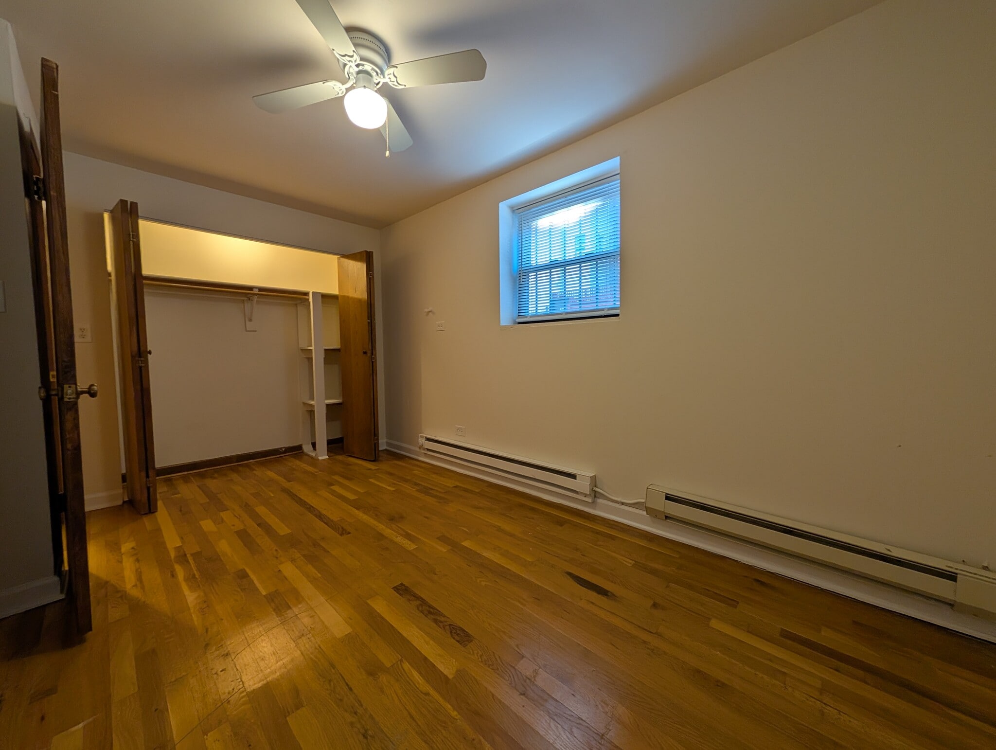 Building Photo - 813 W Cornelia Ave