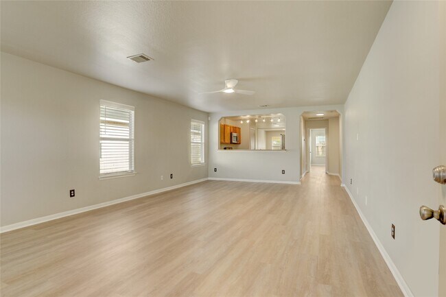 Building Photo - 822 Crabapple Way