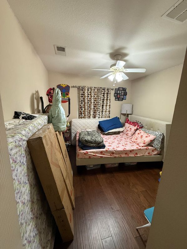 Building Photo - 1619 Mineral Springs Dr