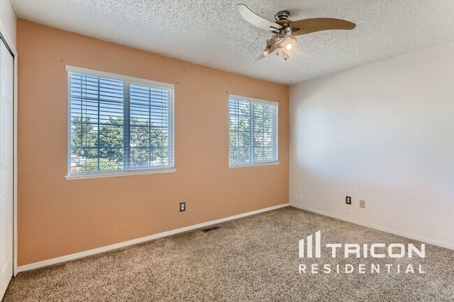 Building Photo - 862 Marshall Dr