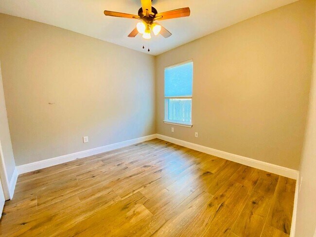 Building Photo - 13000 Pollard Dr