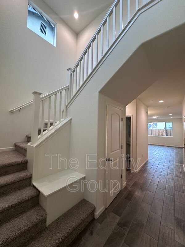 Building Photo - 30536 Delancy Rd