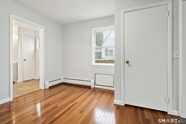 Building Photo - 87 Pine Hill Ave