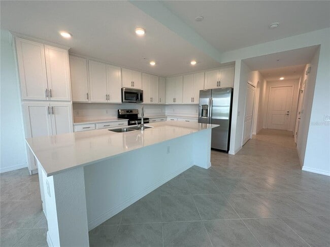 Building Photo - 14131 Heritage Landing Blvd