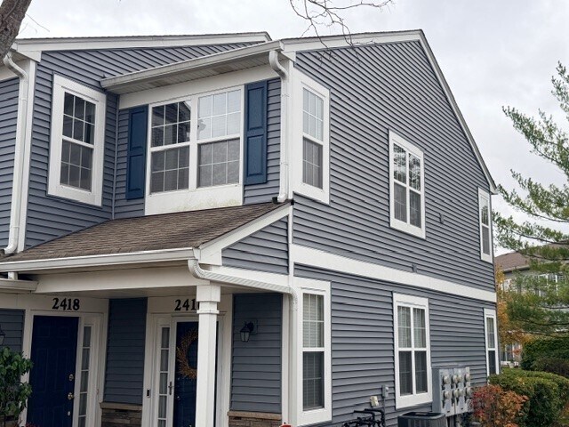 Building Photo - 2418 Oneida Ln