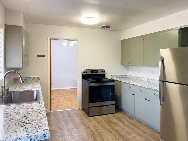 Building Photo - Charming Single Level 3 Bedroom in Adair V...