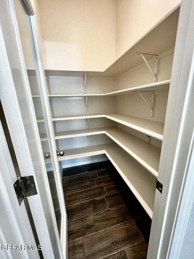 Building Photo - 13652 Glen Vista Ln