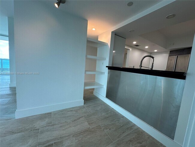 Building Photo - 2127 Brickell Ave