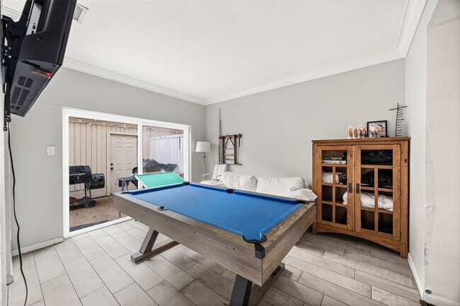 Building Photo - 810 Augusta Dr