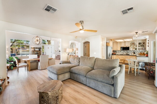 Building Photo - Summerlin 3 Bed / 2.5 Bath Home with Full Solar Panel Use! — Available October 5, 2026