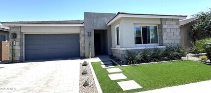 Building Photo - 2827 E Los Gatos Dr