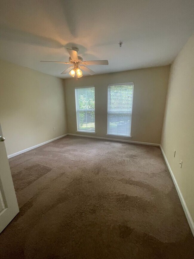 Building Photo - 14-1413 Ordonez