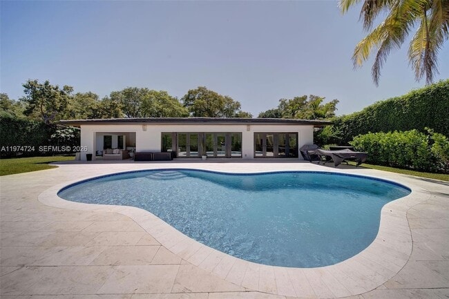 Building Photo - 1117 Alfonso Ave